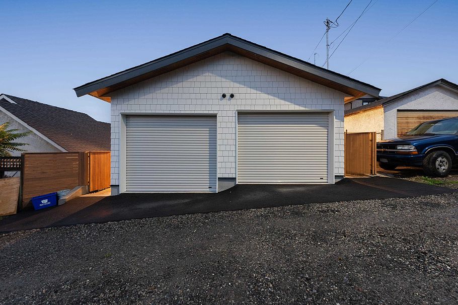 1 312 E 37 Avenue Vancouver, BC - 39