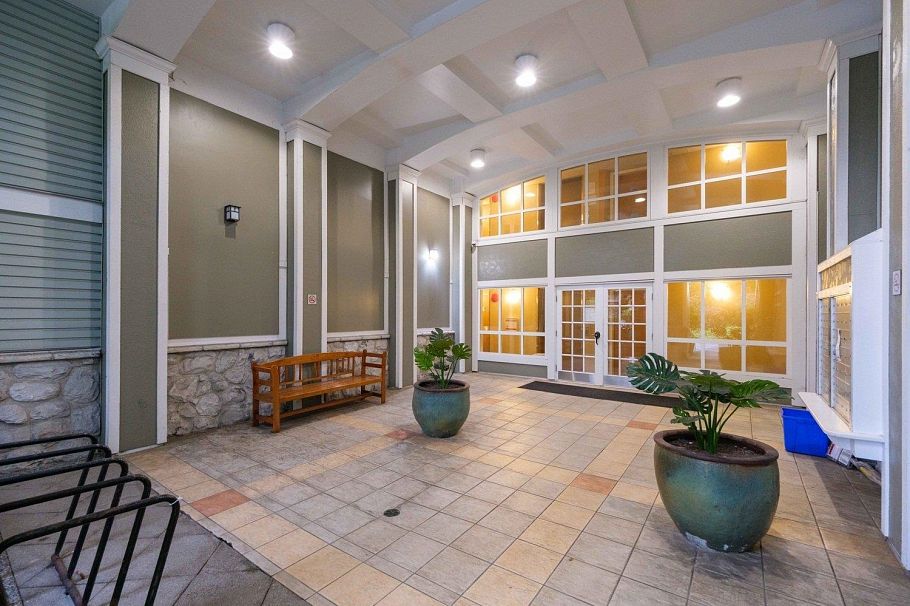 201 1111 Lynn Valley Road North Vancouver, BC - 2