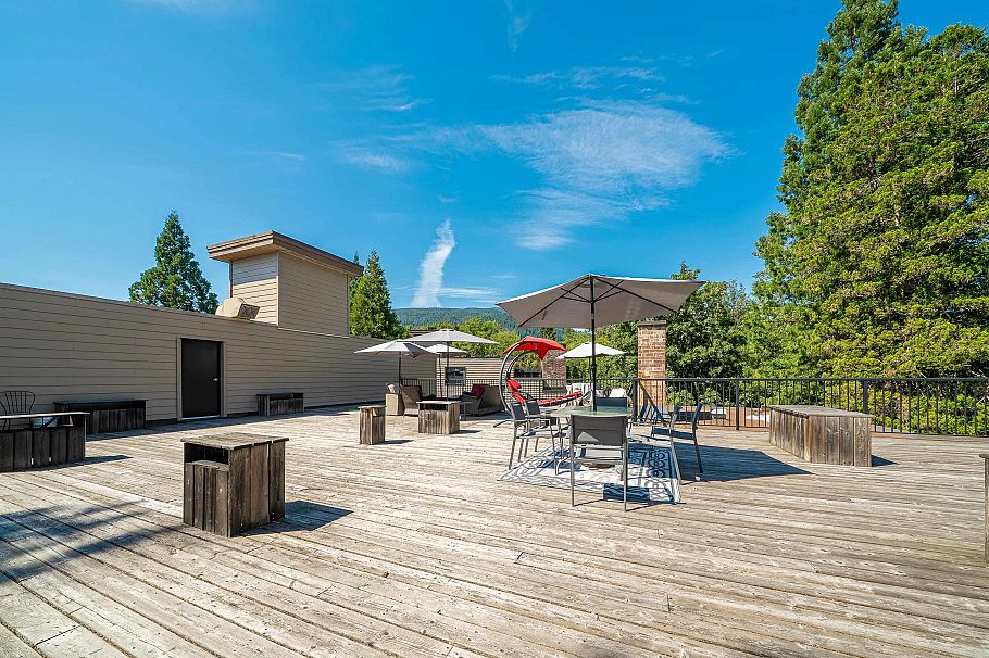 413 1385 Draycott Road North Vancouver, BC - 34