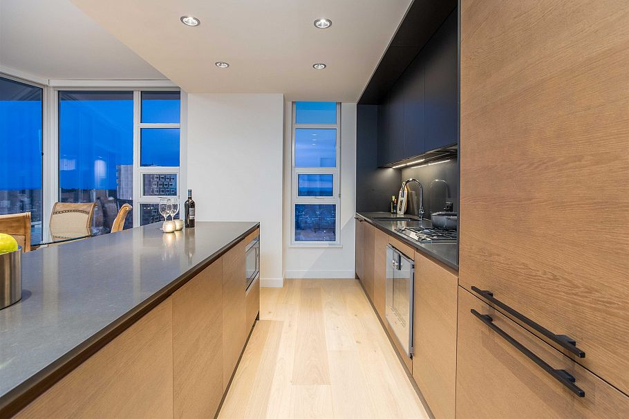 4608 1289 Hornby Street Vancouver, BC - 9