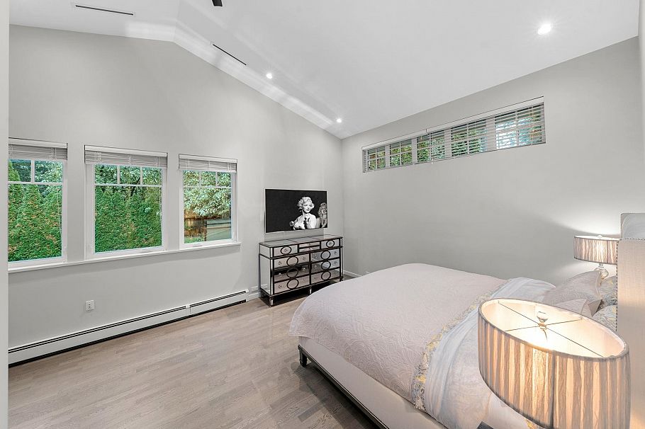 2140 Pemberton Avenue North Vancouver, BC - 10