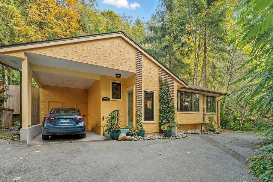 2336 Treetop Lane North Vancouver, BC - 1