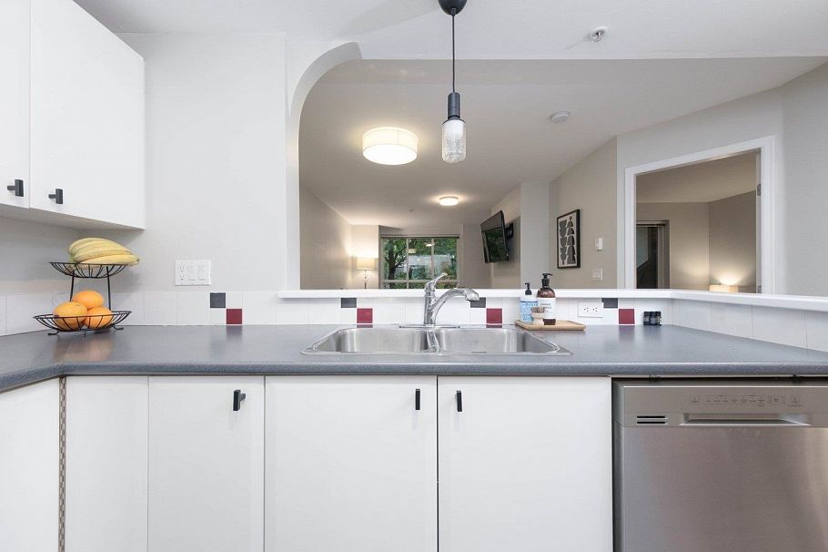 201 1111 Lynn Valley Road North Vancouver, BC - 12