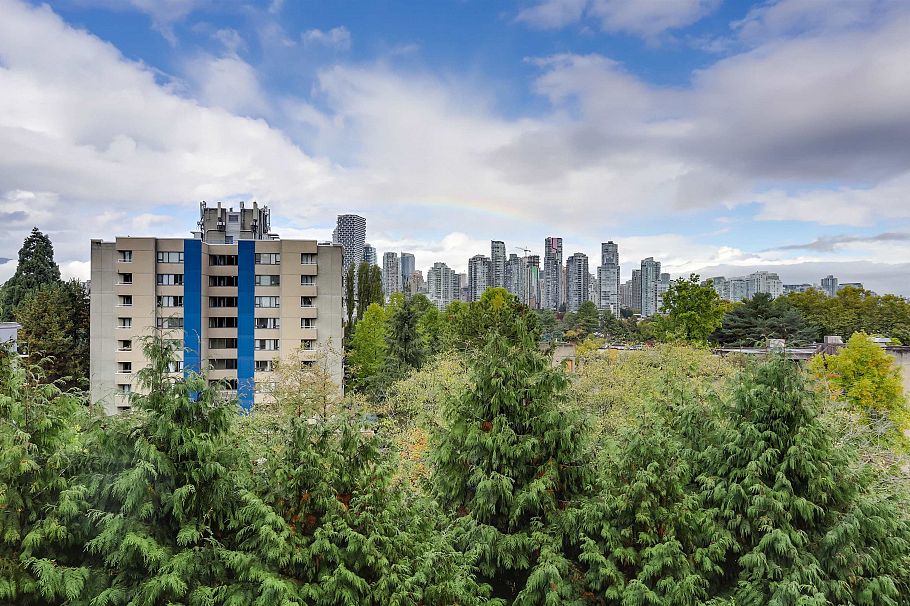 305 1365 W 4th Avenue Vancouver, BC - 19
