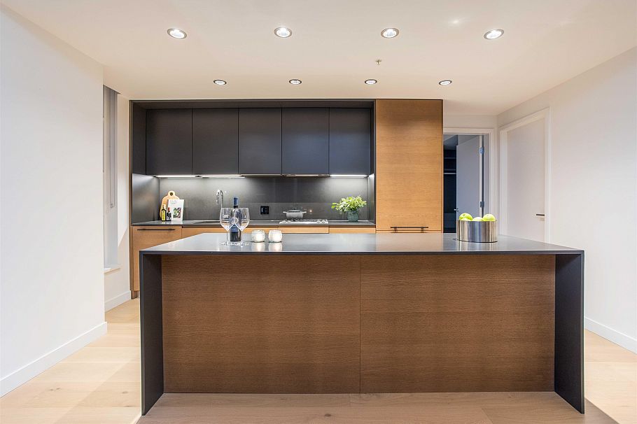 4608 1289 Hornby Street Vancouver, BC - 8