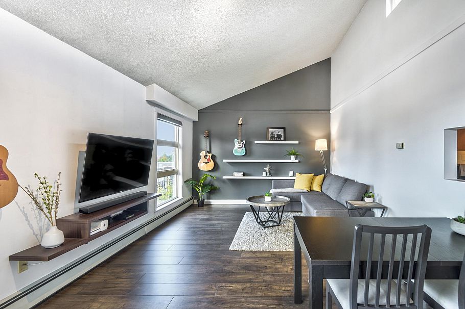 305 235 W 4th Street North Vancouver, BC - 2