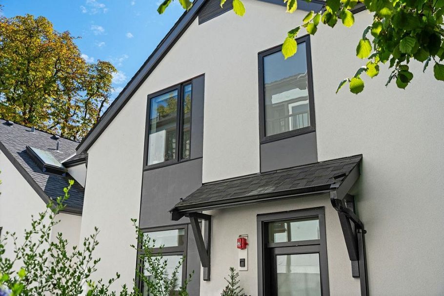 4921 Larch Street Vancouver, BC - 32