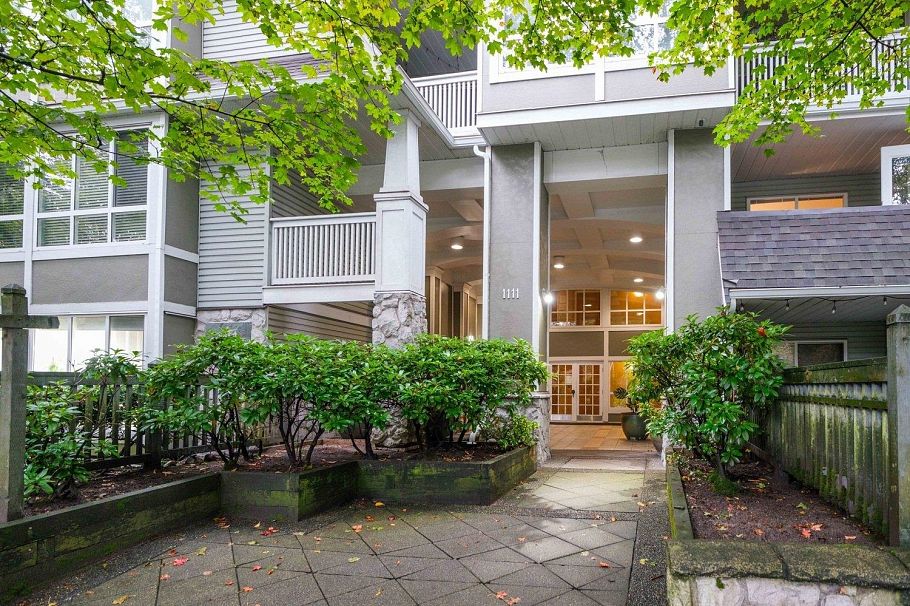 201 1111 Lynn Valley Road North Vancouver, BC - 1