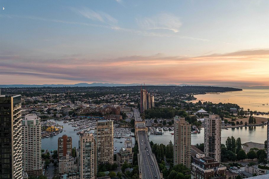 4608 1289 Hornby Street Vancouver, BC - 17