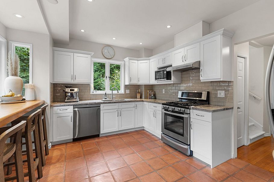 1 650 W Keith Road North Vancouver, BC - 7