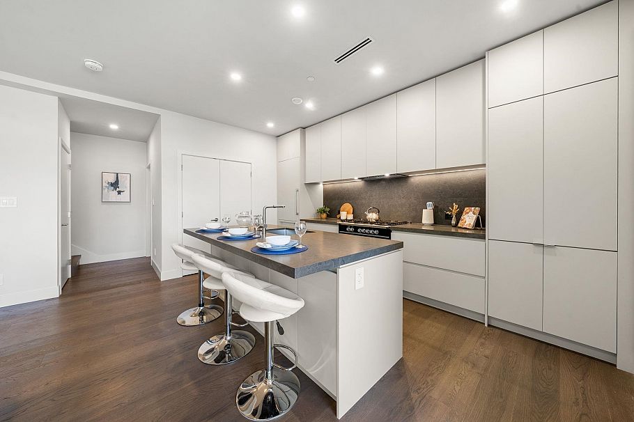 1 638 E 46th Avenue Vancouver, BC - 7