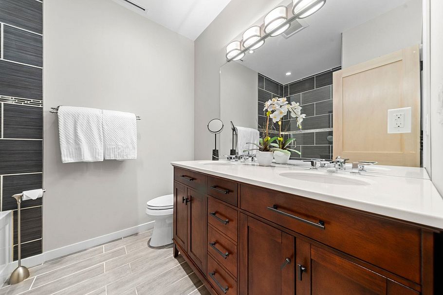 2140 Pemberton Avenue North Vancouver, BC - 16