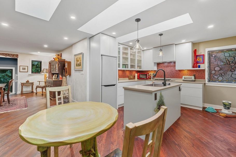 2336 Treetop Lane North Vancouver, BC - 10