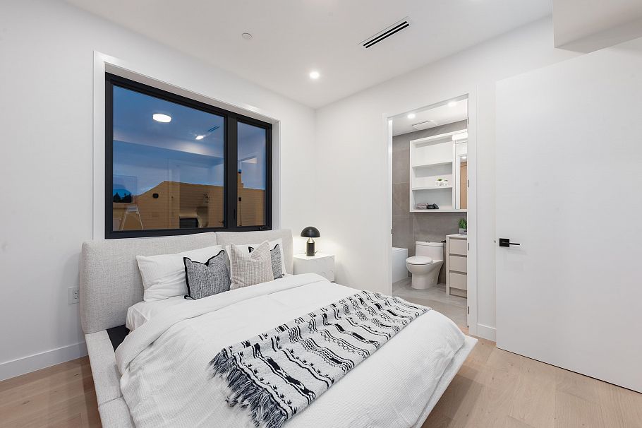 2 312 E 37th Avenue Vancouver, BC - 25
