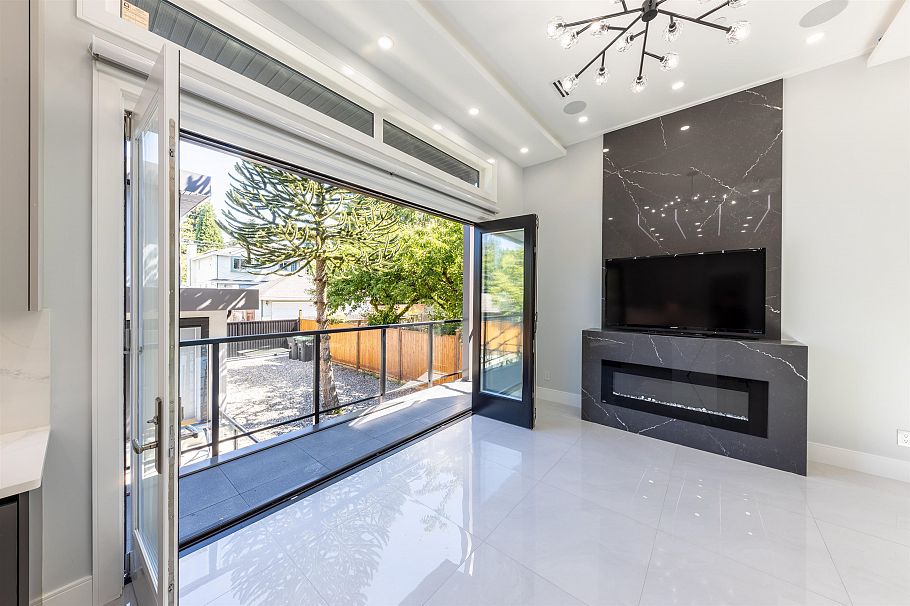 3587 Mayfair Avenue Vancouver, BC - 8