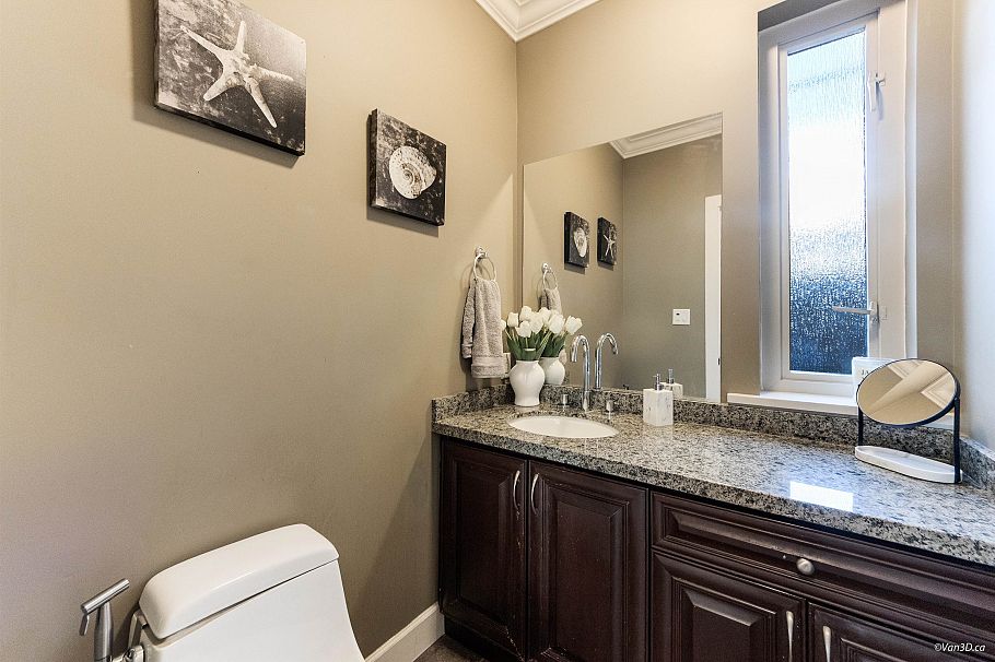 9 215 E 4th Street North Vancouver, BC - 27