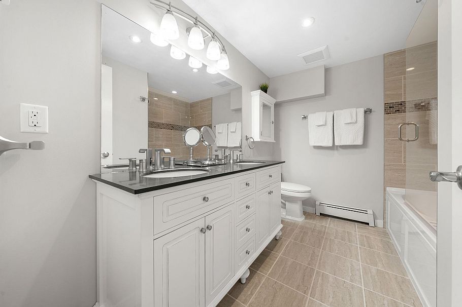 2140 Pemberton Avenue North Vancouver, BC - 24