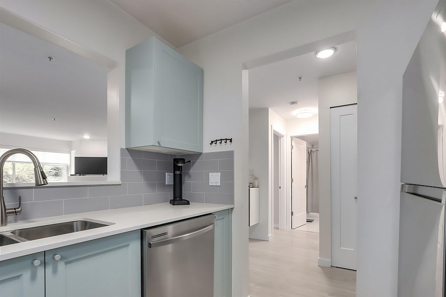 104 630 Roche Point Drive North Vancouver, BC - 12