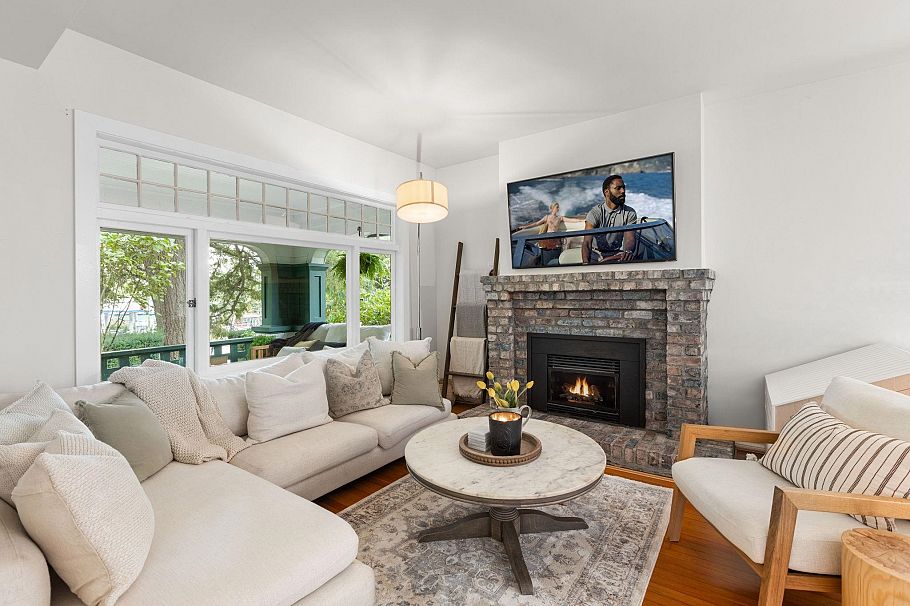 1 650 W Keith Road North Vancouver, BC - 3