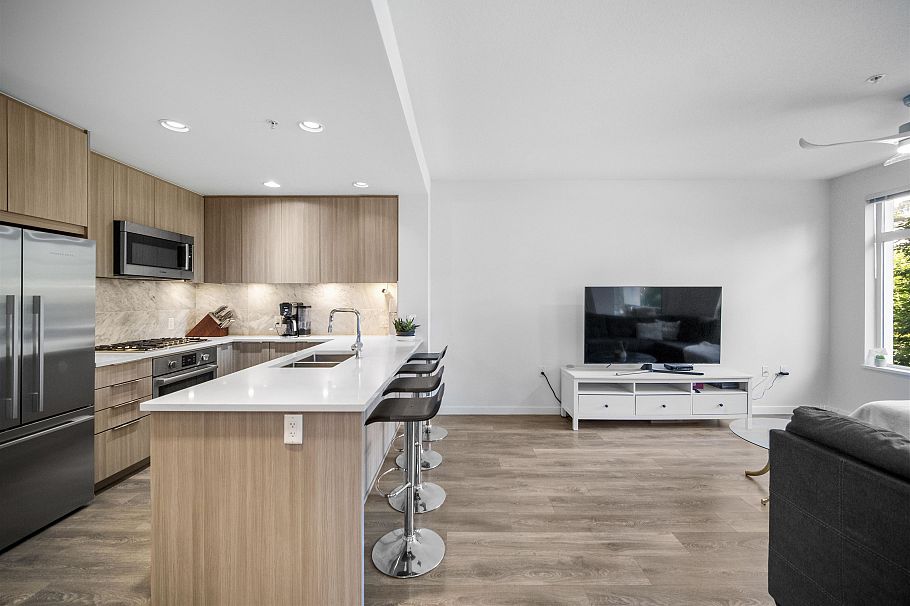 214 3289 Riverwalk Avenue Vancouver, BC - 5