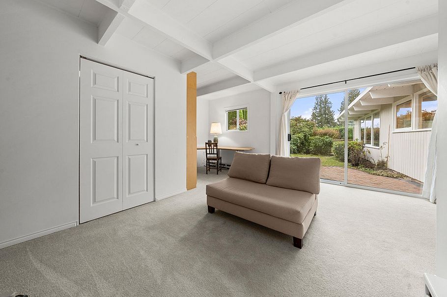 749 Winona Avenue North Vancouver, BC - 32