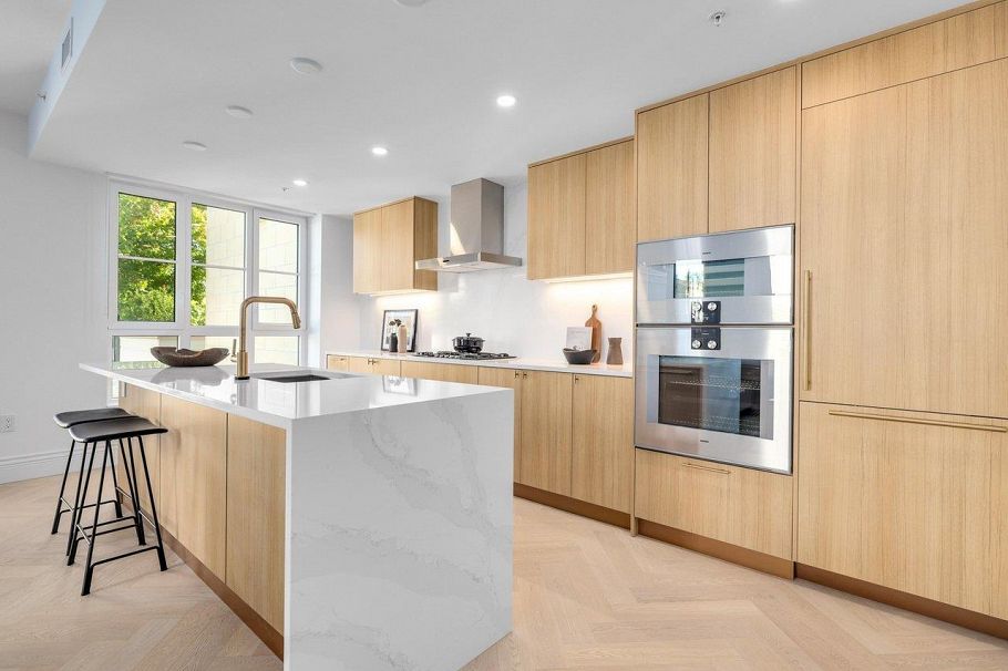 203 2096 W 47th Avenue Vancouver, BC - 4