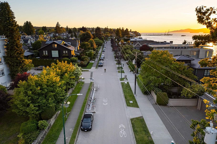 3262 W 1st Avenue Vancouver, BC - 37