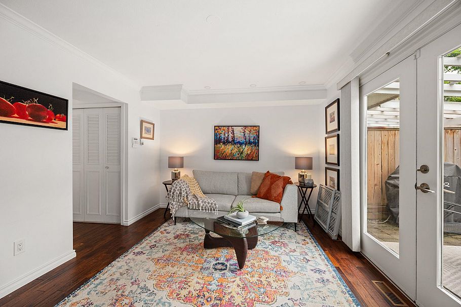 262 E 10th Street North Vancouver, BC - 10