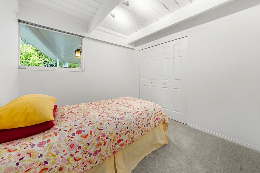 749 Winona Avenue North Vancouver, BC - 27