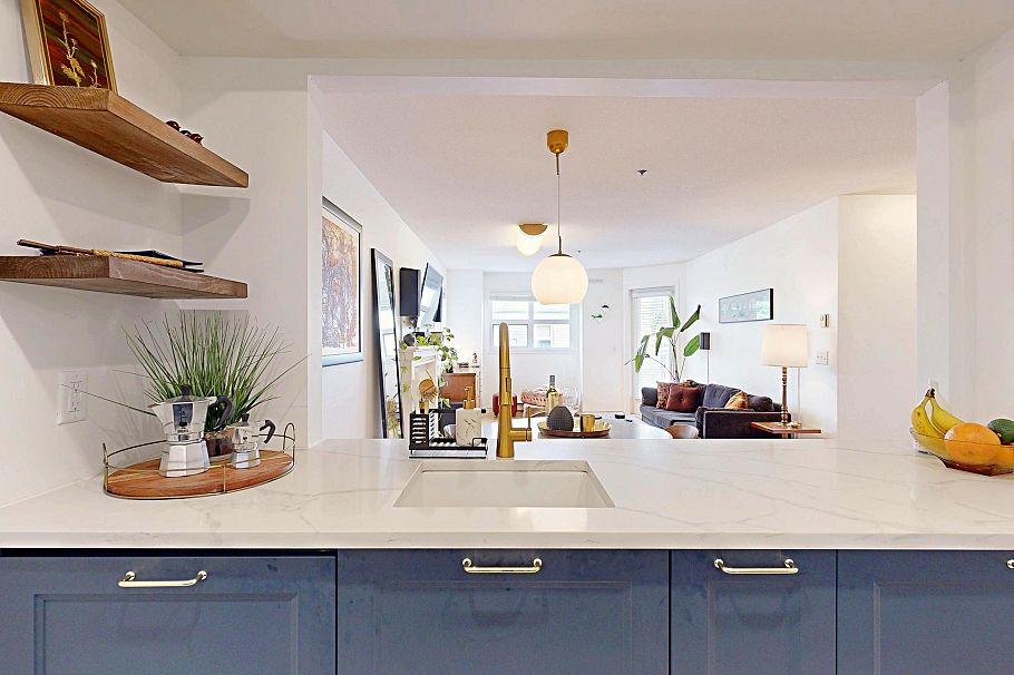 203 1515 E 6th Avenue Vancouver, BC - 4