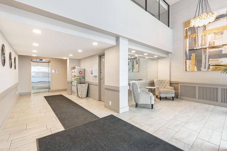 905 2004 Fullerton Avenue North Vancouver, BC - 2