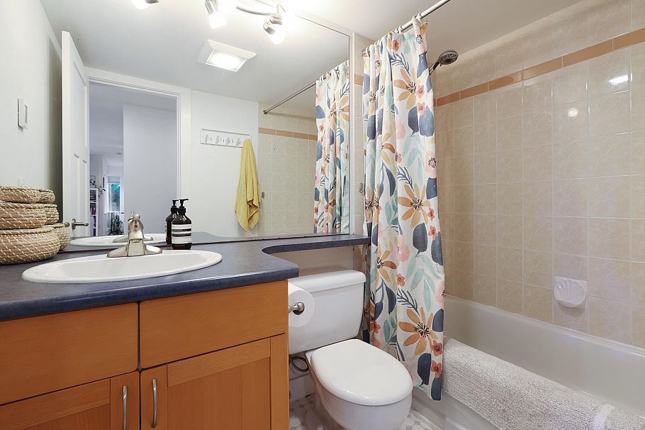 215 1890 W 6th Avenue Vancouver, BC - 14