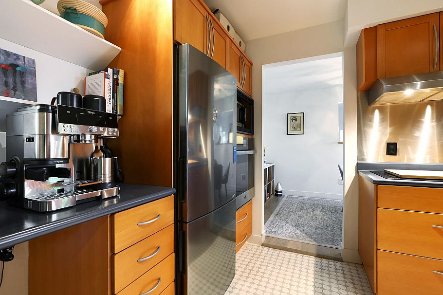 215 1890 W 6th Avenue Vancouver, BC - 7