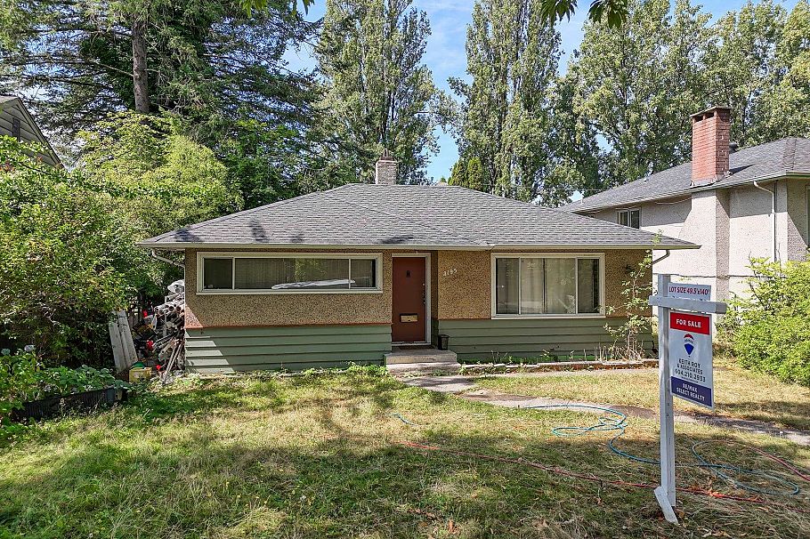 3195 Garden Drive Vancouver, BC - 1