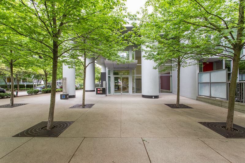 2206 111 W Georgia Street Vancouver, BC - 3