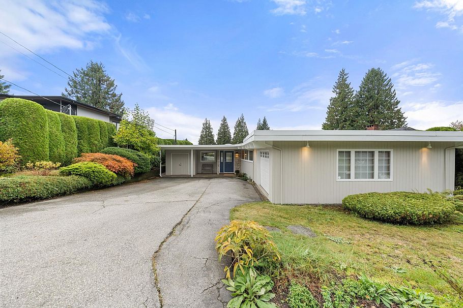 749 Winona Avenue North Vancouver, BC - 36