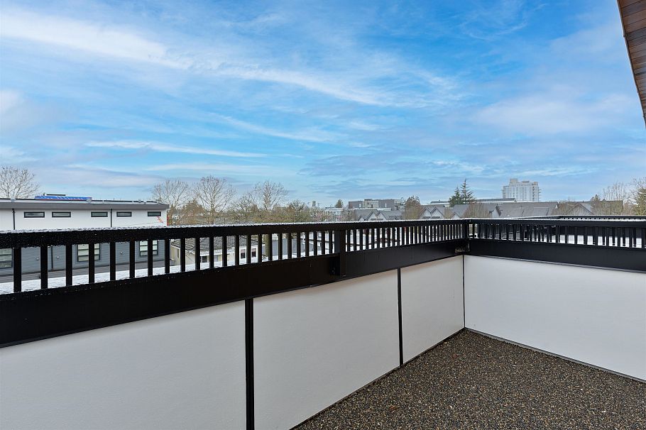 2632 Ward Street Vancouver, BC - 13