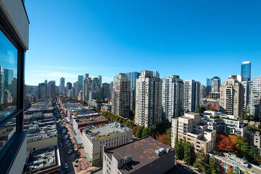 2201 977 Mainland Street Vancouver, BC - 5