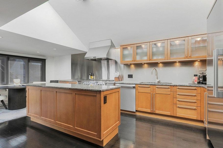 3262 W 1st Avenue Vancouver, BC - 11