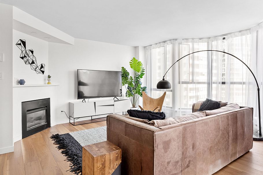 903 789 Jervis Street Vancouver, BC - 3