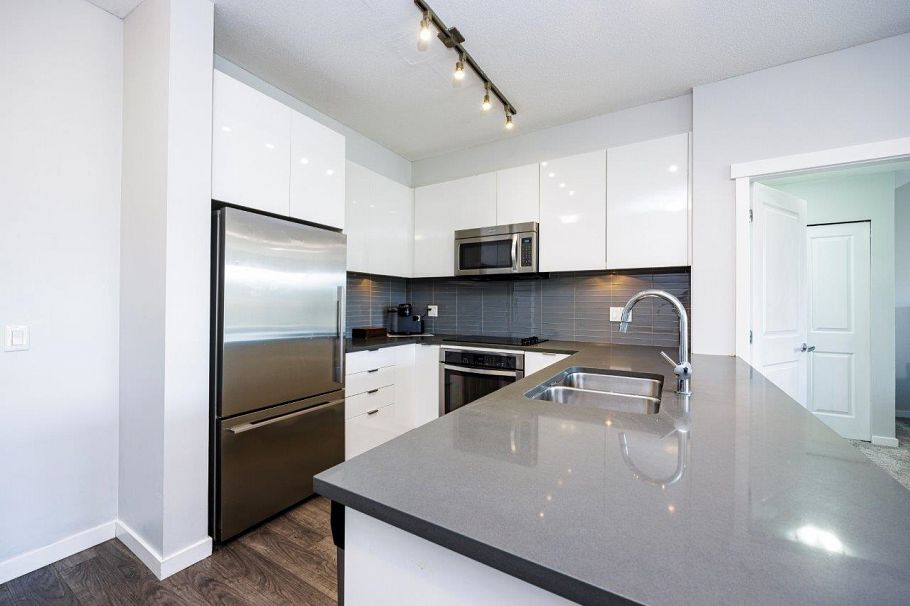 301 2665 Mountain Highway North Vancouver, BC - 6