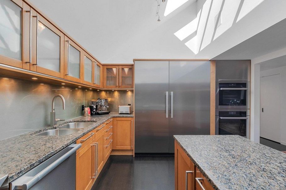 3262 W 1st Avenue Vancouver, BC - 12