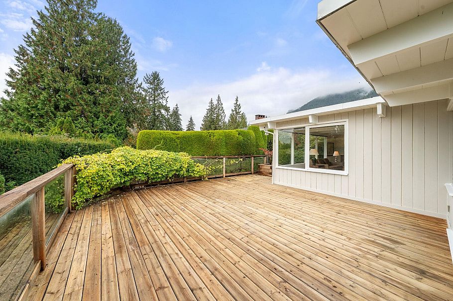 749 Winona Avenue North Vancouver, BC - 10