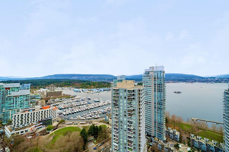 2901 1228 W Hastings Street Vancouver, BC - 4