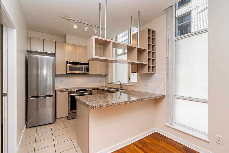 555 Helmcken Street Vancouver, BC - 11