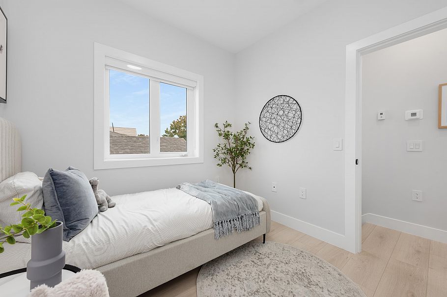 1 2741 Mcgill Street Vancouver, BC - 18