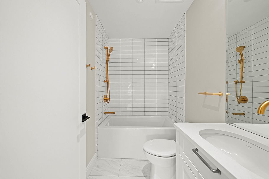 1458 W 45th Avenue Vancouver, BC - 27