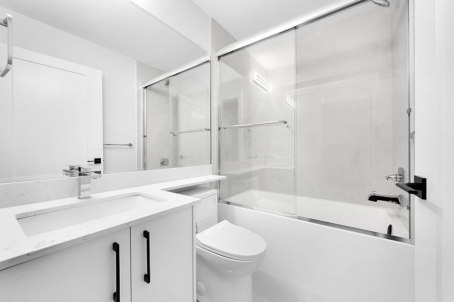 1 2741 Mcgill Street Vancouver, BC - 31