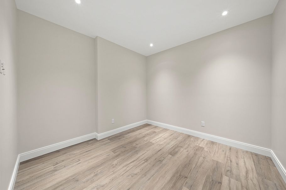 1458 W 45th Avenue Vancouver, BC - 29