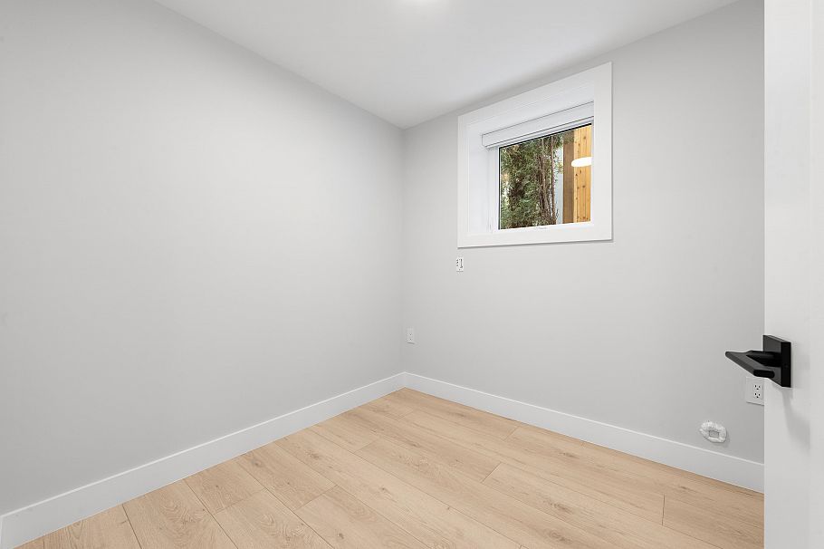 1 2741 Mcgill Street Vancouver, BC - 30